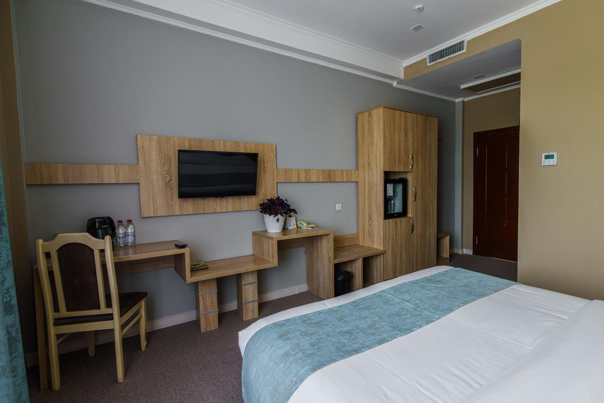 Park Hotel Al Bustan Tsjimkent Eksteriør bilde